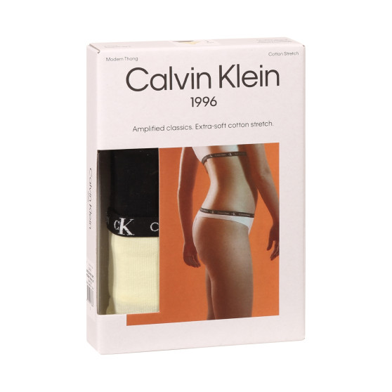 2PACK Moteriški stringai Calvin Klein multicolour (QD3990E-BP5)